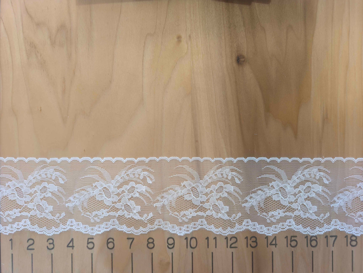 Ivory Floral Scallop Lace Trim